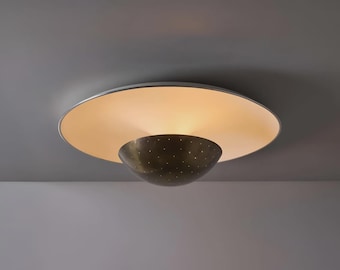 Lámpara de techo empotrada de latón de mediados de siglo, hecha a mano, de los años 50, con diseño de cúpula estrellada, moderna lámpara de ambiente italiana empotrada.