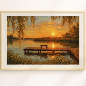 Könnte beinhalten: Gerahmter Kunstdruck, der einen Sonnenuntergang über einem See zeigt. Ein Holzsteg mit einer Bank erstreckt sich in das Wasser. Der Himmel ist eine Mischung aus Orange- und Blautönen, gerahmt von einem hellen Holzrahmen.