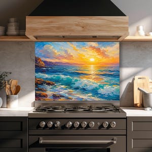 Achterwand van gehard glas met oceaan- en zonsondergangmotief, wandpaneel voor de keuken in kuststijl.