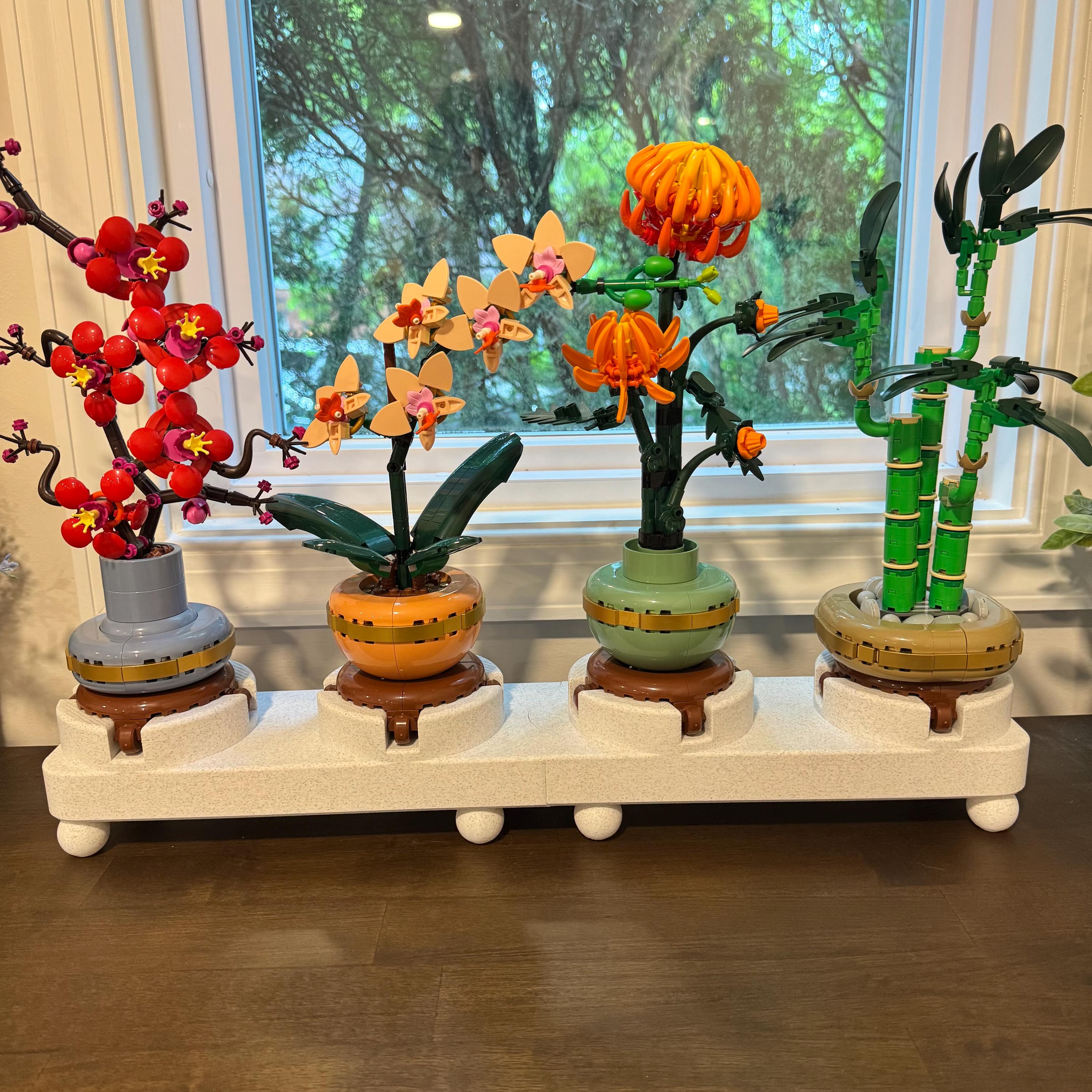 Raised Display Stand for LEGO® Four Gentlemen Collection | Museum