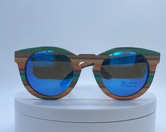 Saliegroene houten zonnebril - Wayfarer-stijl - gepolariseerde en UV400 lichtblauwe glazen