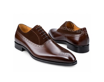 Chaussures habillées Oxford en cuir marron, style brogue, fabriquées à la main, bout golf orné d'un médaillon, à lacets.