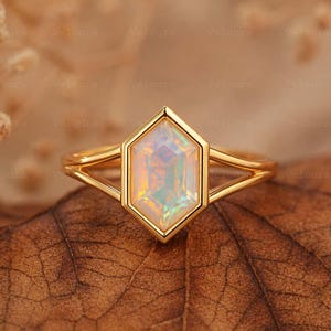 Anillo de compromiso con ópalo de talla hexagonal, anillo apilable de oro macizo de 14k, anillo de regalo de aniversario con piedra natal de octubre para mujer, joyería de boda Art Déco