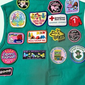 Girl Scouts USA Junior Vest Size M Green 2005 Lake To River Patches image 6
