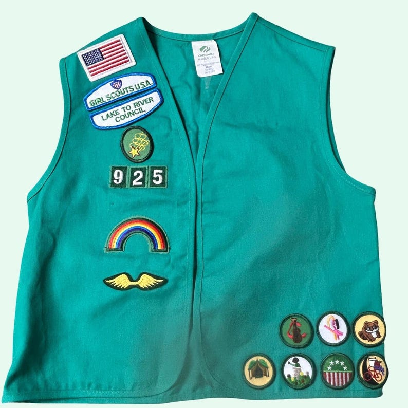 Girl Scouts USA Junior Vest Size M Green 2005 Lake To River Patches image 1