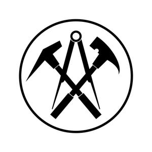 Peut inclure: Un emblème circulaire noir et blanc représentant des marteaux croisés et un compas. Les outils sont disposés à l'intérieur d'un cercle, avec un fond blanc. Le design est une représentation graphique simple d'outils.