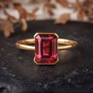 Emerald Cut Ruby Verlovingsring Minimalistische Stapelbare Sieraden Enkele Steen Voorstelring 14k Solid Yellow Gold Solitaire Ring Cadeau voor vrouwen