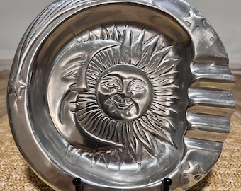 Cenicero vintage de peltre brillante con diseño de sol y luna, estilo Whimsigoth Celestial