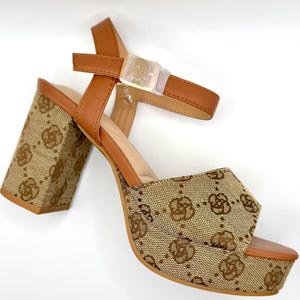 Women's Block Heel Sandal with Monogram Jacquard Strap, Ankle Strap Heeled Shoe, Printed Textile Upper, Dressy Casual Heel