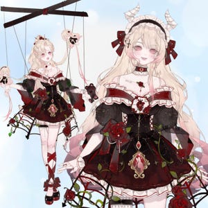 Könnte beinhalten: Illustration einer puppenartigen Figur in einem schwarzen und weinroten Kleid mit Rosenakzenten. Die Figur hat lange blonde Haare, einen Halsband und ein Kopfstück mit Hörnern. Eine Marionettenversion der Figur ist darüber aufgehängt. Der Hintergrund ist hellblau.