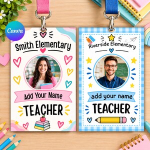 Pode incluir: Dois modelos retangulares de crachás de professor com cordões. O crachá esquerdo tem um tema rosa com o texto Smith Elementary, uma moldura circular para fotos e uma pilha de livros. O crachá direito tem uma borda xadrez azul, o texto Riverside Elementary, uma moldura circular e um gráfico de lápis amarelo.