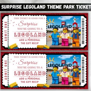 Könnte beinhalten: Zwei Legoland-Themenpark-Tickets mit rotem Glitzerrahmen. Auf den Tickets steht "Überraschung, du gehst nach Legoland" mit Lego-Figuren und dem Legoland-Logo. Die Tickets sind als Geschenk gedacht.