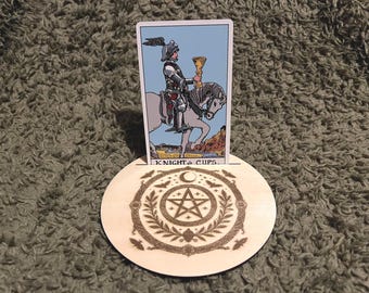 Tarotkaarthouder, pentagram gegraveerde orakelstandaard