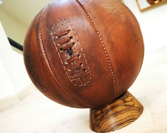 Leather basket ball - Handmade with vegetable tan - vintage - organic