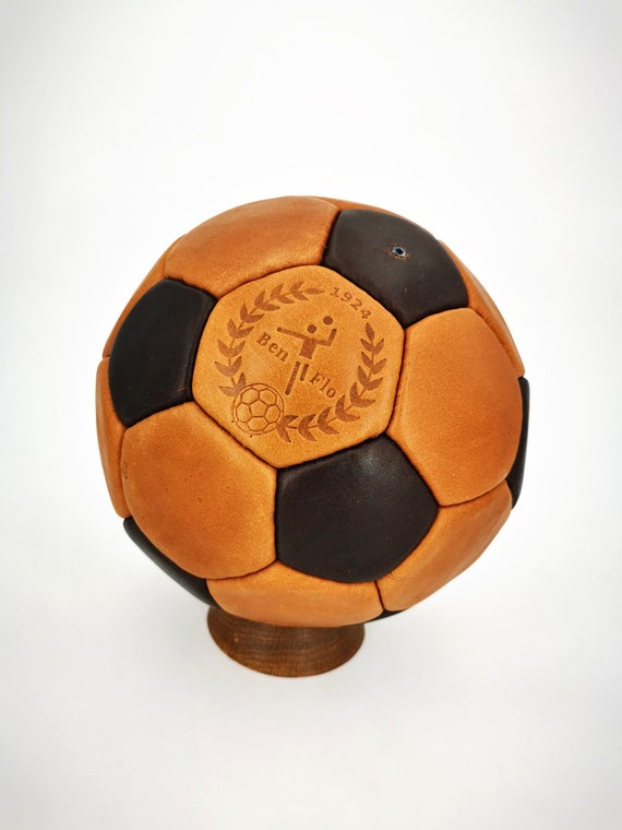 BALLON DE FOOT VINTAGE EN CUIR VERITABLE ANNEES 50- Déco sport EUR 49,00 - FR