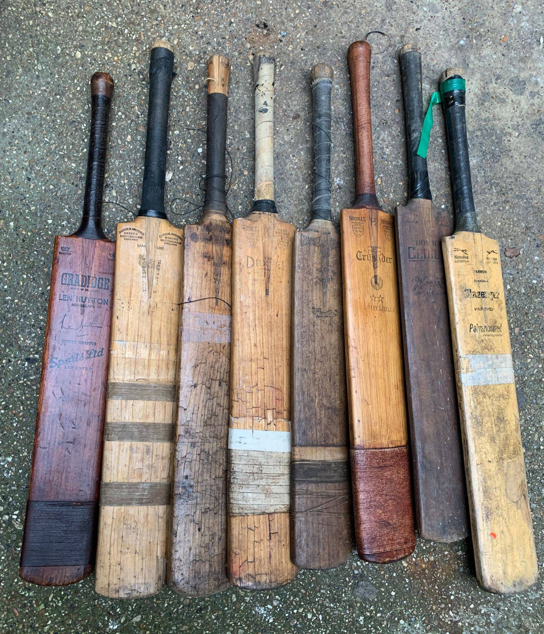Ancienne batte de cricket en bois (England 1940-1950) - Ben & Flo