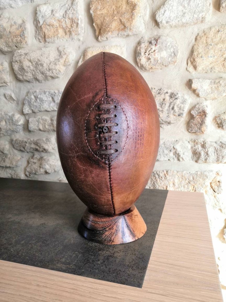 Ancien ballon de rugby en cuir couleur camel / miel tannage Etsy