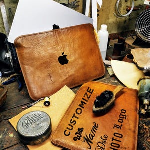 Vintage Leather Laptop Sleeve – Handmade & Customizable | Premium Full-Grain and organic Leather - Vegetable tan | Personalized with Text