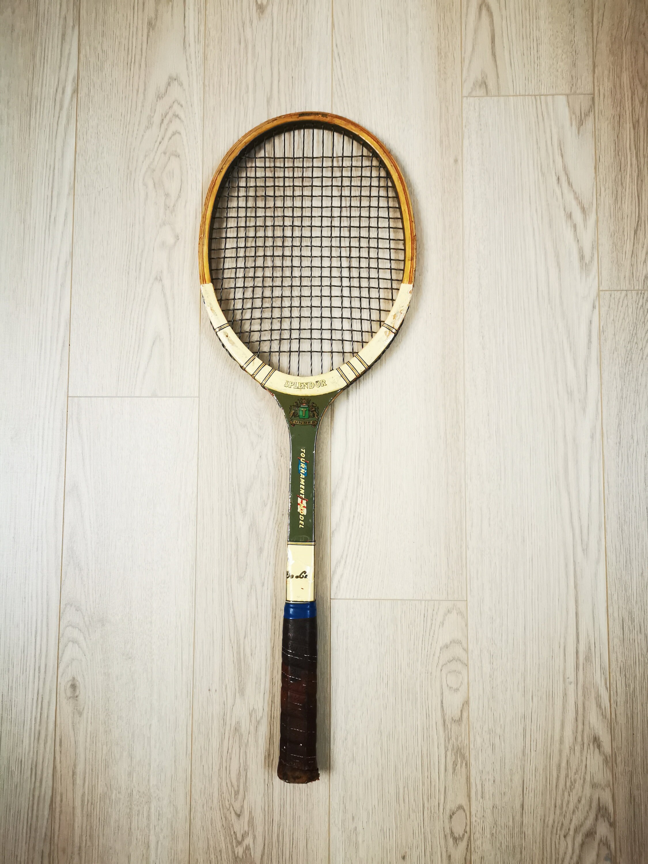 Ancienne raquette de tennis en bois Victor Clément