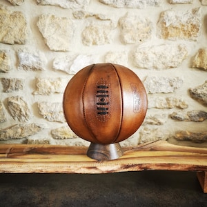 Old leather basketball with lace - vintage - vegetable tanning - FREE TEXT ENGRAVING