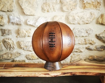 Ballon de basket personnalisé en cuir ancien patiné, décoration basket artisanale, idée cadeau coach basket, style vintage