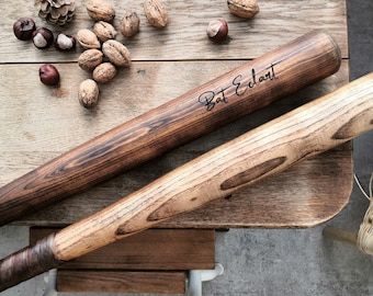Batte de baseball bois massif vintage avec grip en cuir ancien. Personnalisation avec nom ou logo possible
