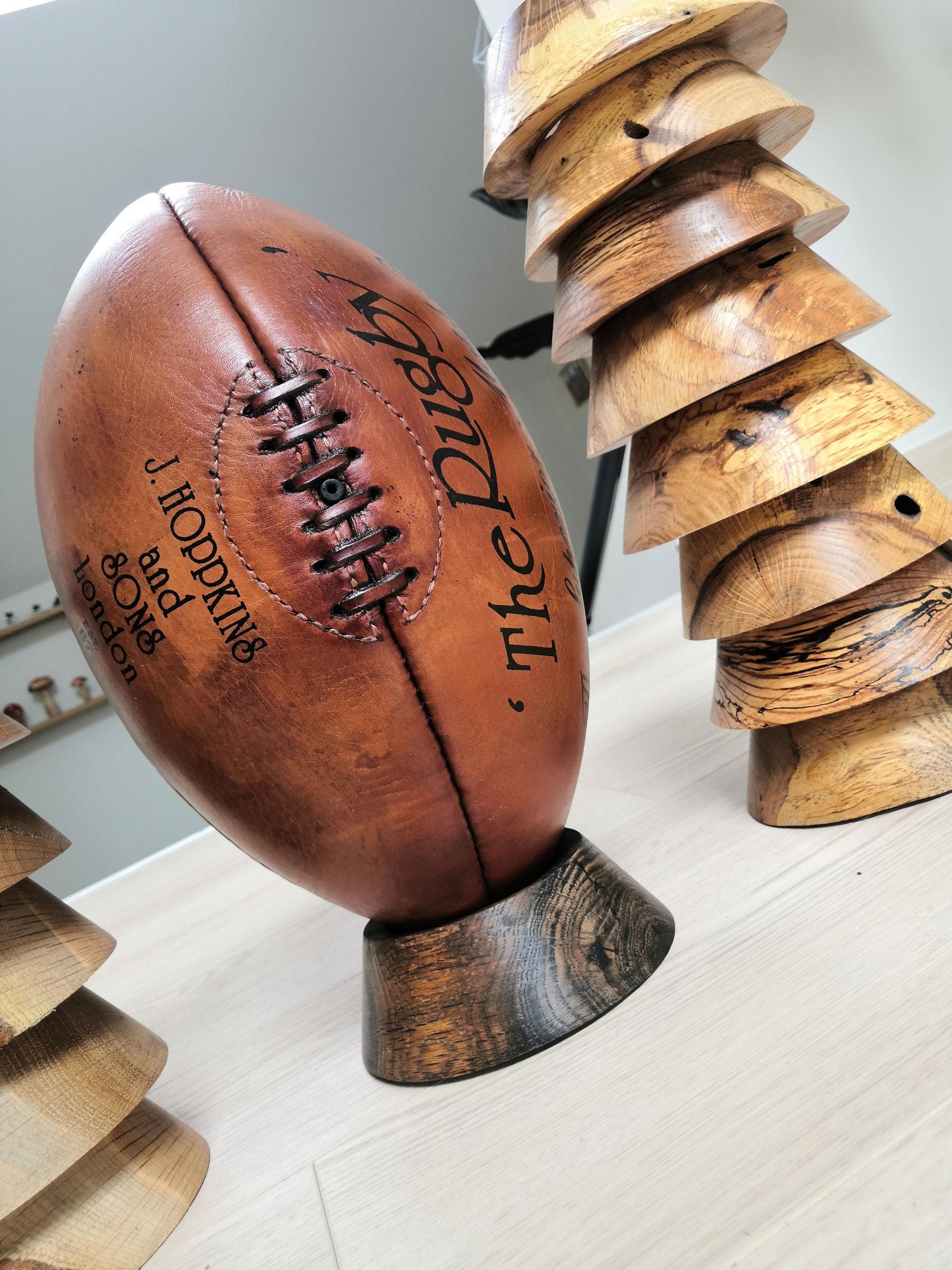 Ancien Ballon De Rugby En Cuir Vintage – Déco Ou Collection