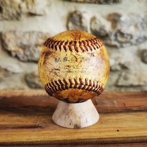 Vintage baseball in leather restored and waxed by Ben & Flo (baseball from USA) - Personalized Gift for baseball lovers