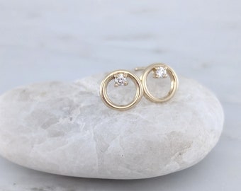 Circle Stud Earrings 14K Yellow Gold