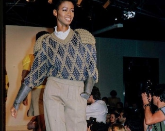 Issey Miyake S/S 1983 Avantgarde Strick Pullover Top Diamant-Muster Dokumentiert auf Runway Archival 80s Vintage