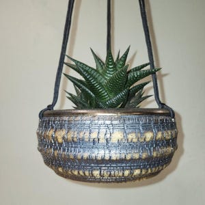 Handmade Stoneware Hanging Crackle Planter – Antique Brass Rim Glaze, Succulent, Cactus, Orchid Pot
