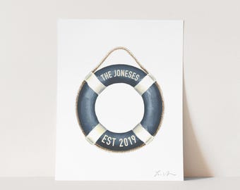 Impresión artística personalizada de salvavidas azul marino, acuarela personalizada de casa del lago, decoración de pared de casa de playa, regalo náutico personalizado para anfitriona
