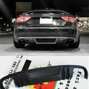 Könnte beinhalten: Ein schwarzer Audi A5 mit Doppelendrohren und einem Heckdiffusor. Das Auto steht an einer Tankstelle. Darunter wird ein schwarzer Heckdiffusor mit einem Mesh-Gitter angezeigt.