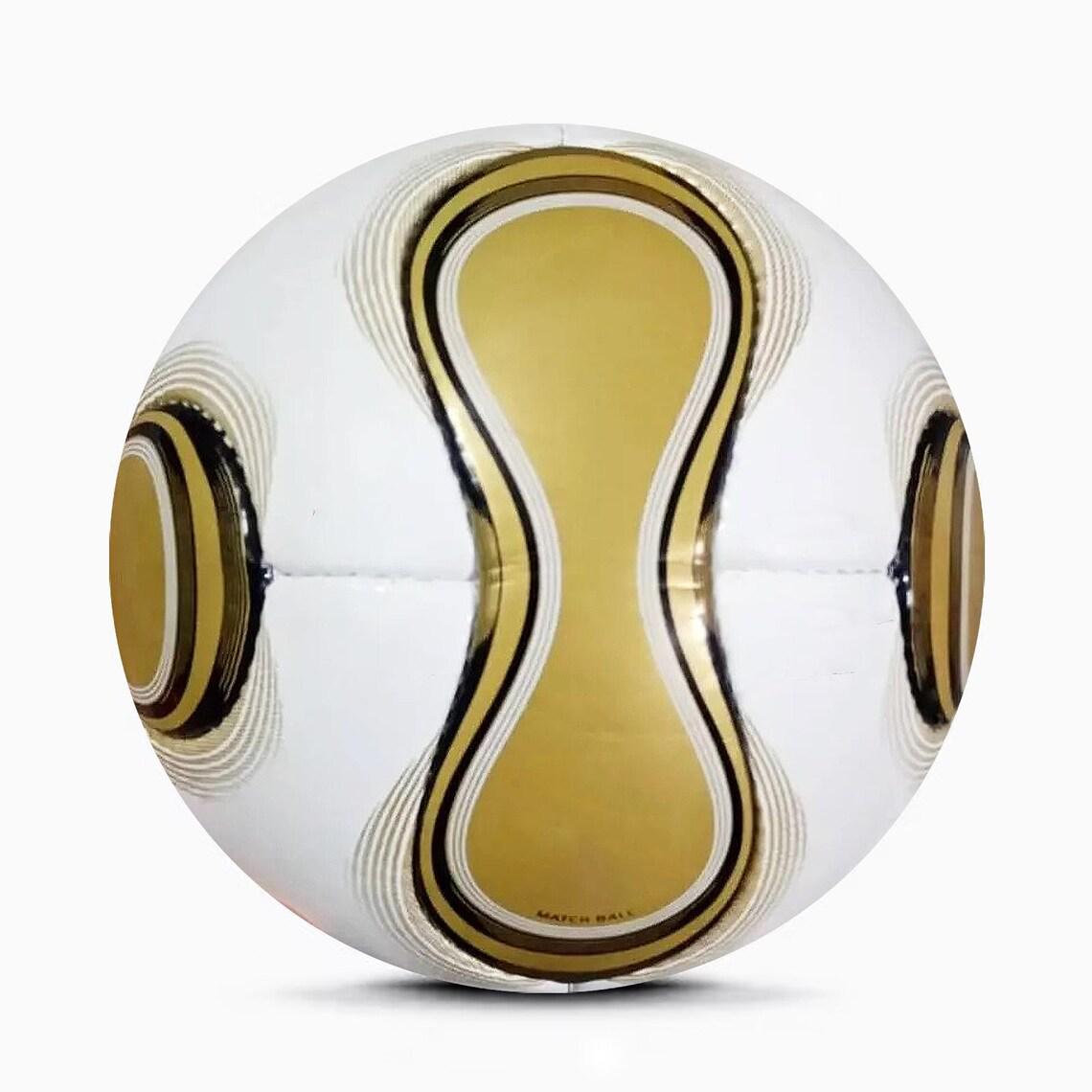2006のワールドカップ・イタリアチームにサインされたサッカーボール il_fullxfull.7710298680_8a4k.jpg
