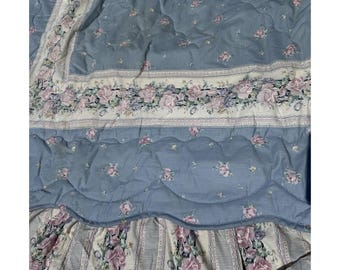 Vintage Cottagecore édredon JC Penny floral bleu festonné de roses GRAND REINE