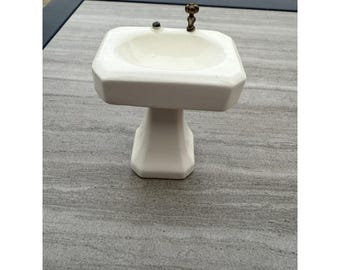 Lavabo in miniatura vintage per casa delle bambole, in ceramica bianca avorio, porcellana, con struttura in metallo.