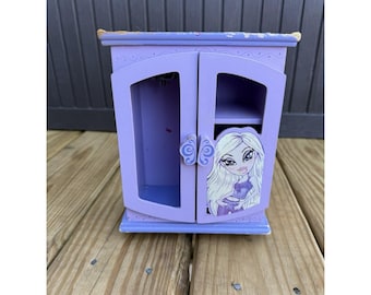 Caja de joyería de madera vintage Y2K 2006 de Bratz Cloe, color morado, 21,5 cm de alto.