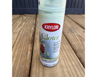 Stara zielona farba w sprayu Krylon Glowz z 2004 r., wypełniona w 50%!
