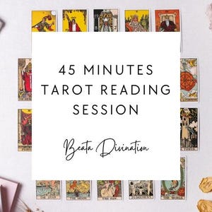 Può includere: Immagine quadrata con carte dei tarocchi che circondano un quadrato bianco centrale. Il quadrato bianco mostra il testo "45 MINUTES TAROT READING SESSION" e "Beata Divination". Le carte sono colorate.
