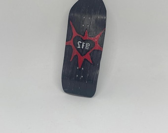 Splinters Fingerbaord 37mm Old School Deck Spiky Red Heart