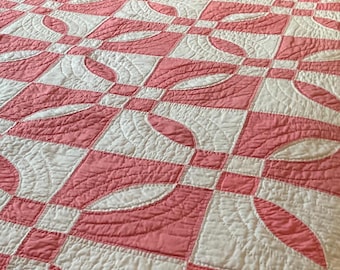 1930s True Lover’s Knot Vintage Quilt | Coral & White | Hand Quilted | 66"x74"