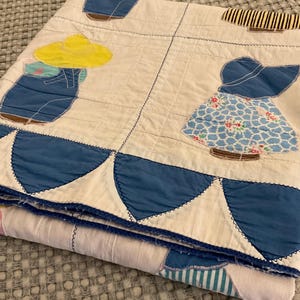 Vintage Sun Bonnet Sue and Overall Sam Baby Quilt | c. 1940s-1950s | Feedsacks | 37" x 42"