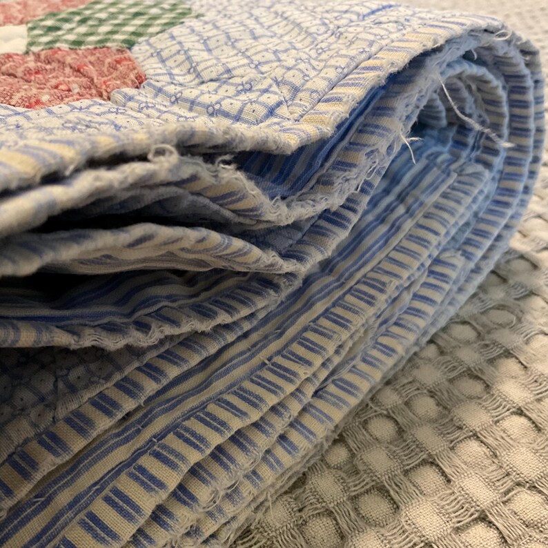 19th Century Hexagon Flower Crib Quilt | c.1870s | Hand Pieced | Blue Calico | 56” x 46” Bild 5