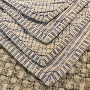 19th Century Hexagon Flower Crib Quilt | c.1870s | Hand Pieced | Blue Calico | 56” x 46” Bild 6