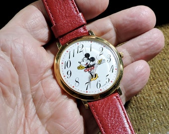 Vintage Minnie Mouse Big Red Strap Dial Disney Easy Read by Lorus