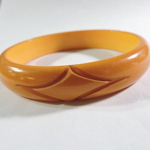 Bakelite Carved Butterscotch Bangle Bracelet Vintage