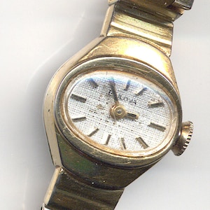 Ladies  Vintage Bulova Dress Watch 17 Jewels c1979