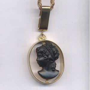 Vintage Black Lady Silhouette Glass Cameo Pendant Necklace c1950s