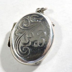 Vintage Sterling Silver Engraved Oval Picture Locket for “B” (Brianne)