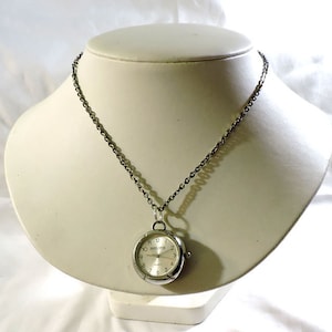 Ladies Celebrity Hunter Case Quartz Pendant Watch
